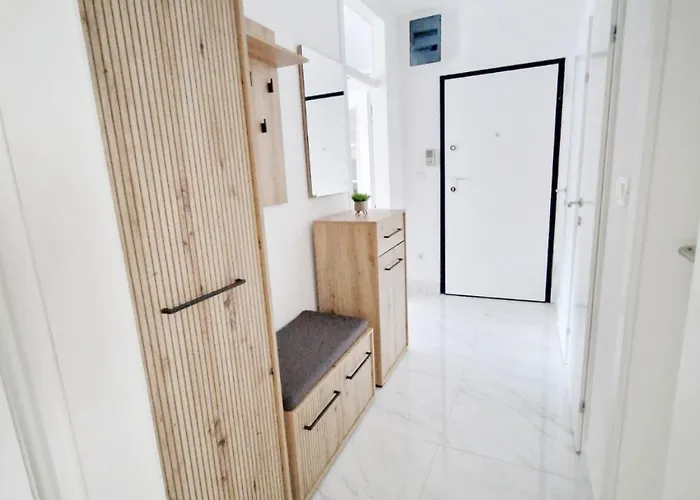 Ari Sarajevo- Next To Center Mall Szarajevó